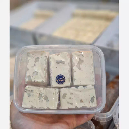 نوقای گردویی ویژه با شیره انگور